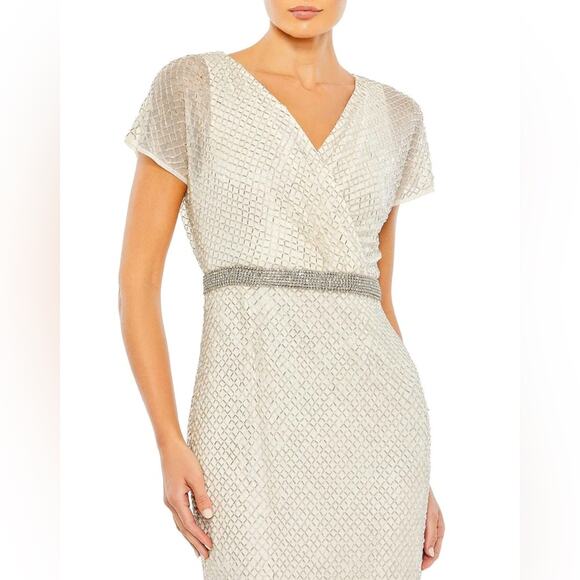 Mac Duggal NWT Beaded Butterfly Sleeve Column Gown in Nude Silver Sz 14 - Picture 3 of 12